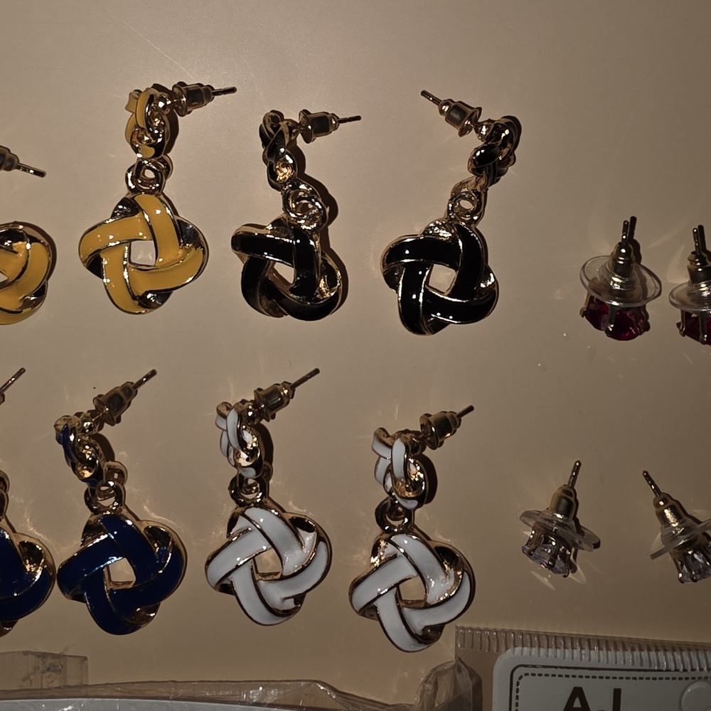 Fashion Jewelry Bundle - Picture 4 of 4